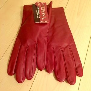 Women’s leather gloves